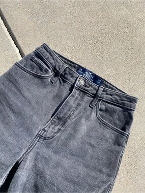 Hollister ultra high-rise dad Jean